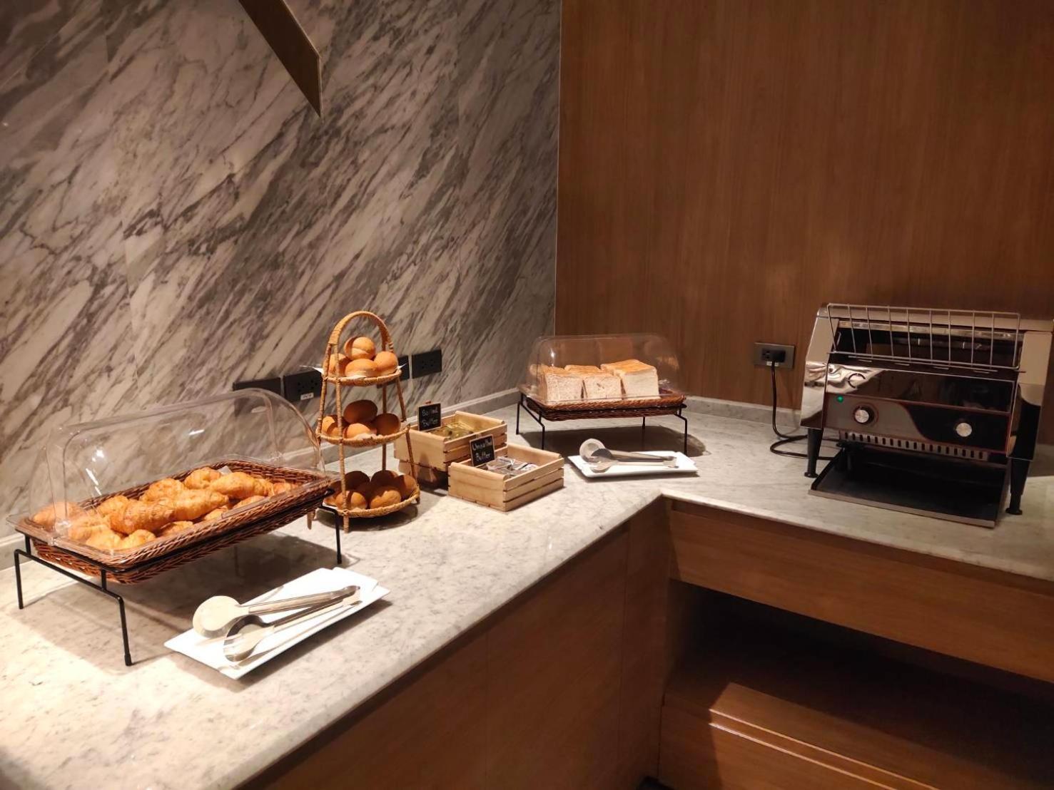 Ayathorn Bangkok Hotel Ngoại thất bức ảnh